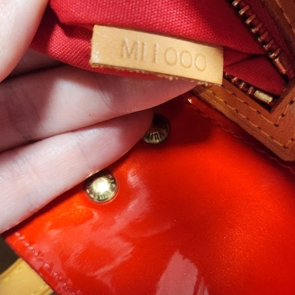 Louis Vuitton Monogram Vernis Reade PM - Picture 3 of 10